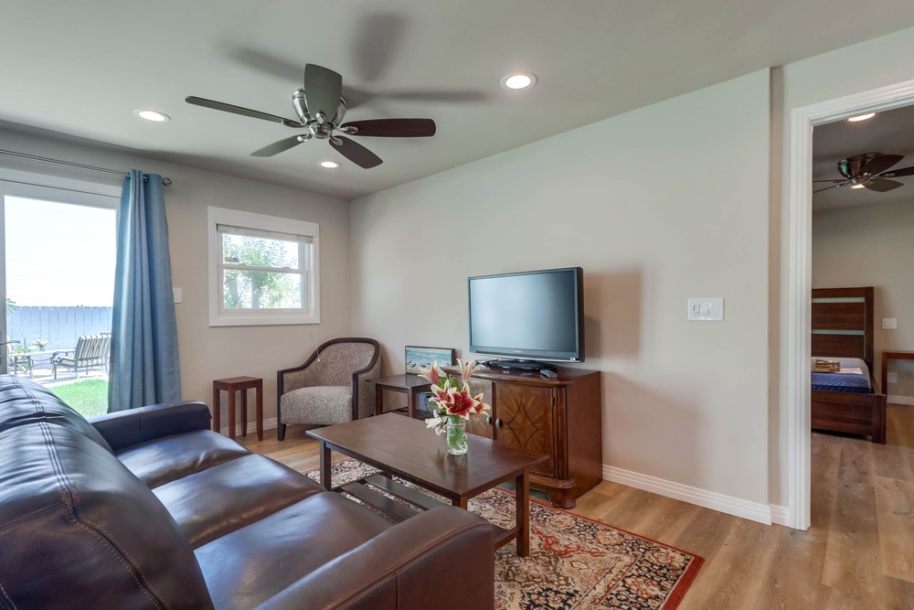 Virtual tour photo 10 of 40 for 1777 Plum St