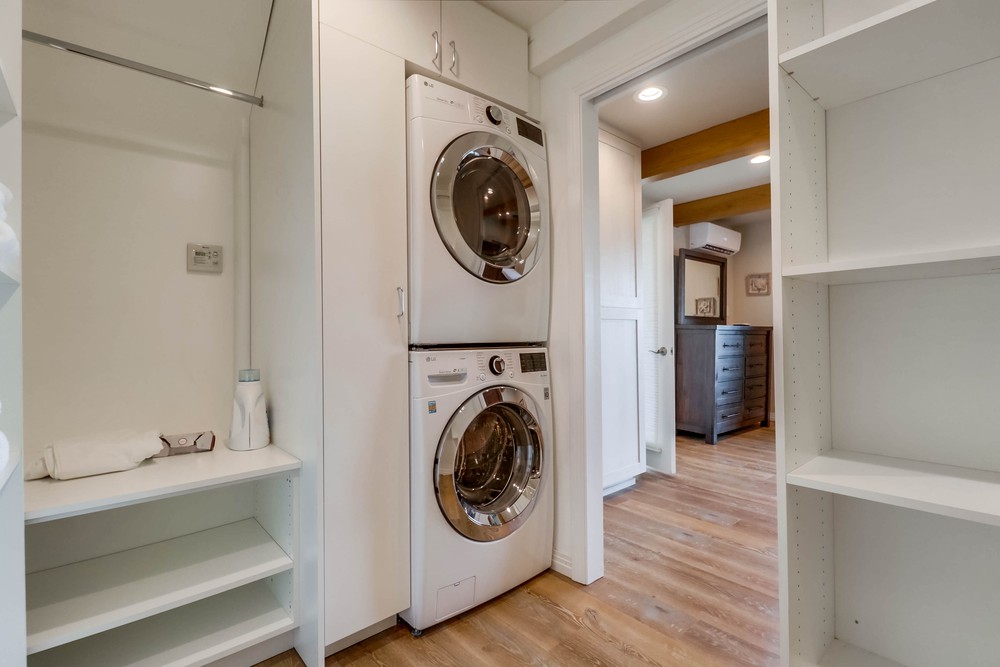 Virtual tour photo 27 of 40 for 1777 Plum St