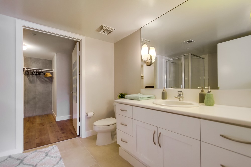 Virtual tour photo 26 of 43 for 1780 Kettner Blvd #201