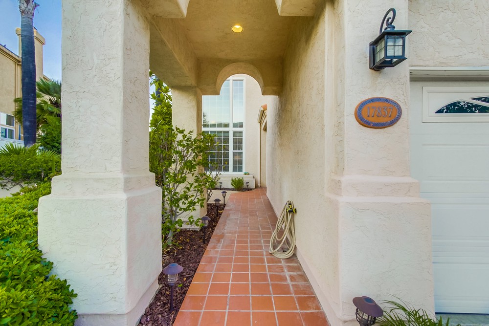 Virtual tour photo 33 of 38 for 17837 Weaving Ln