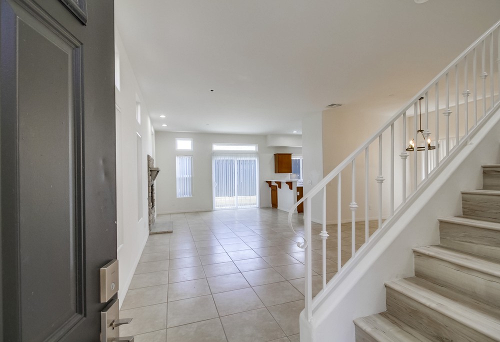 Virtual tour photo 6 of 45 for 1784 Elm Ave