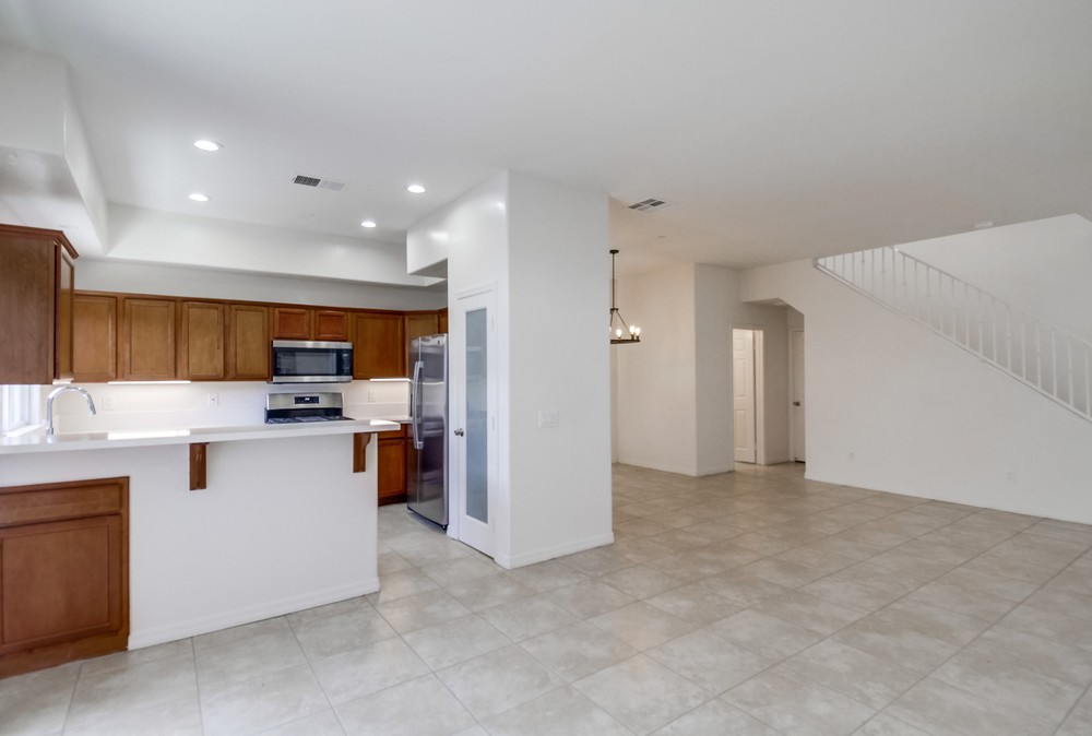 Virtual tour photo 11 of 45 for 1784 Elm Ave