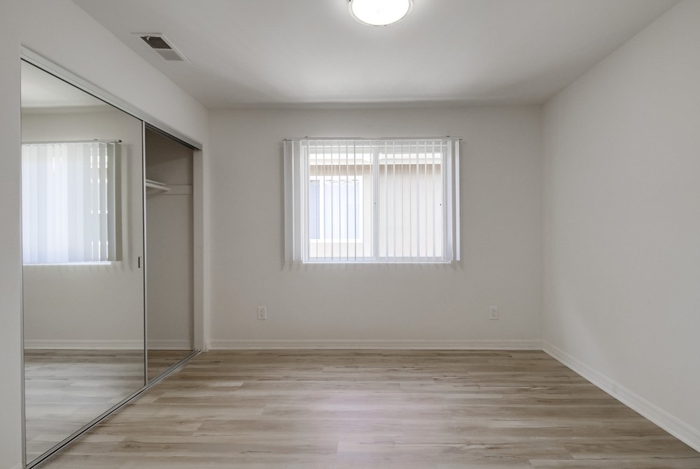 Virtual tour photo 28 of 45 for 1784 Elm Ave