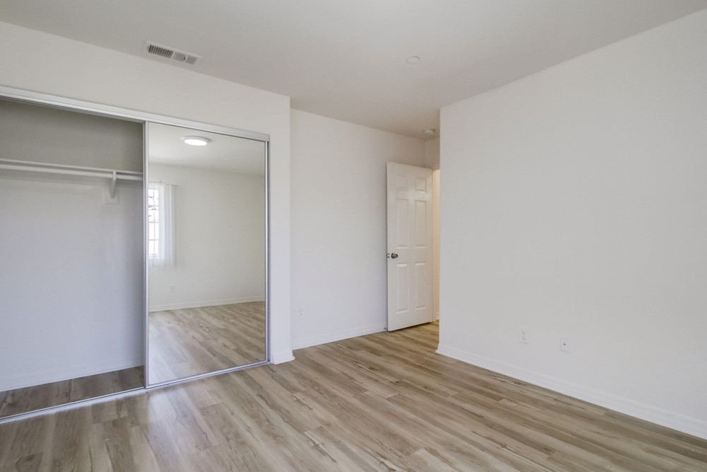 Virtual tour photo 32 of 45 for 1784 Elm Ave