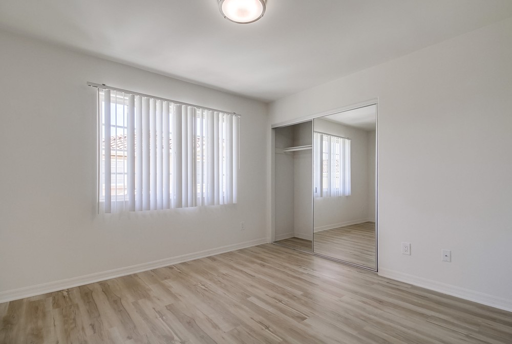 Virtual tour photo 33 of 45 for 1784 Elm Ave