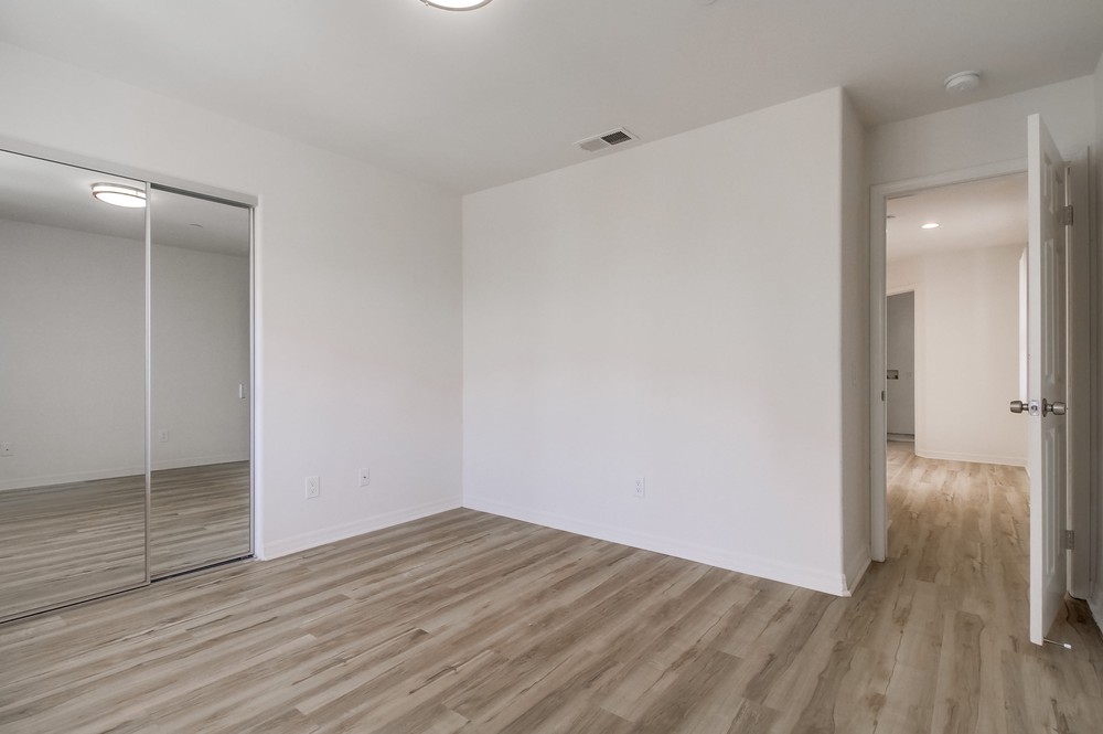 Virtual tour photo 34 of 45 for 1784 Elm Ave