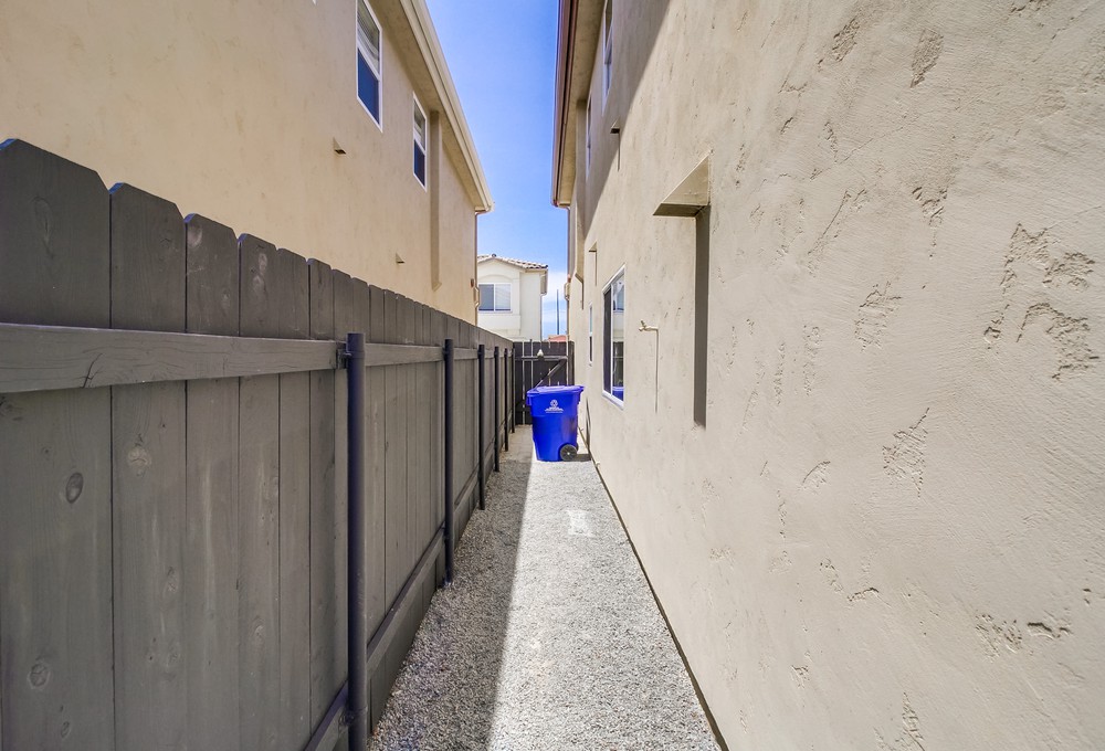 Virtual tour photo 41 of 45 for 1784 Elm Ave