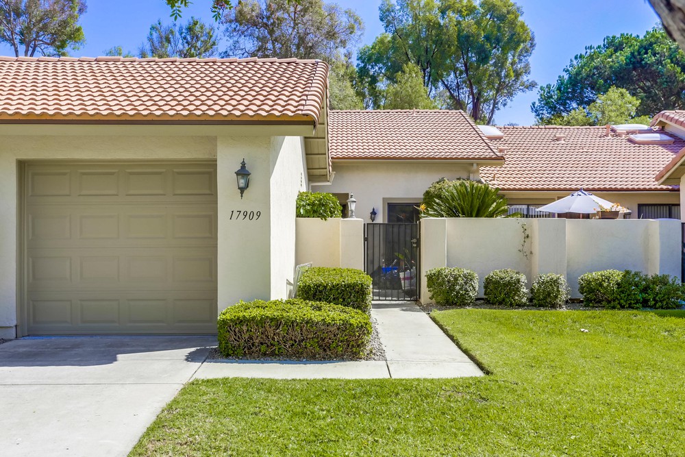 Virtual tour photo 3 of 38 for 17909 Avenida Alozdra