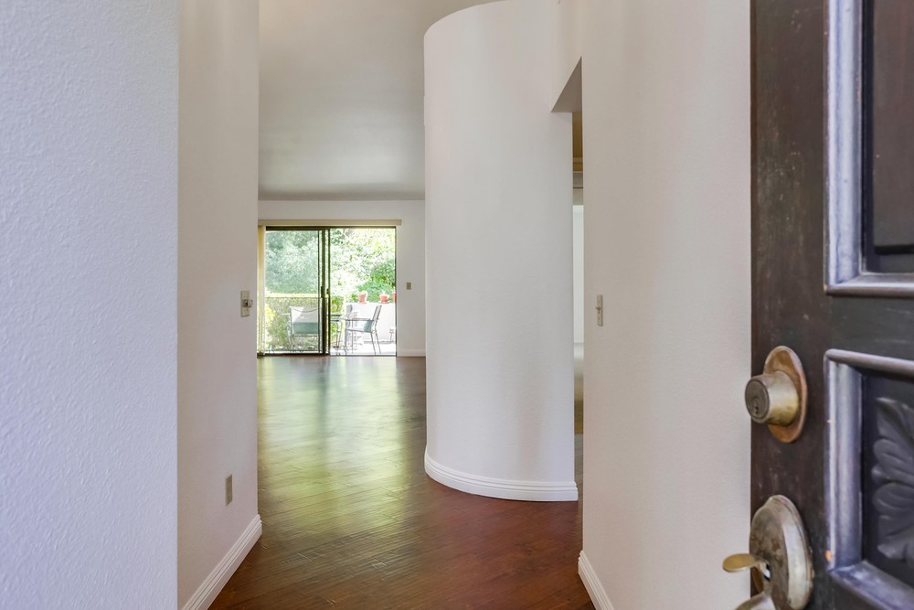 Virtual tour photo 7 of 38 for 17909 Avenida Alozdra