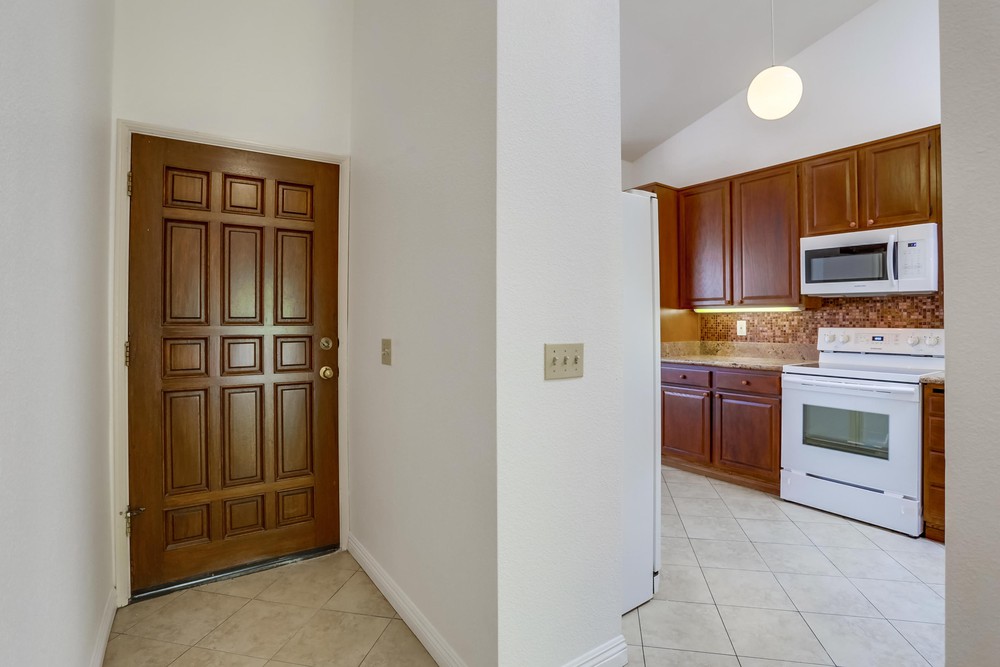 Virtual tour photo 8 of 38 for 17909 Avenida Alozdra