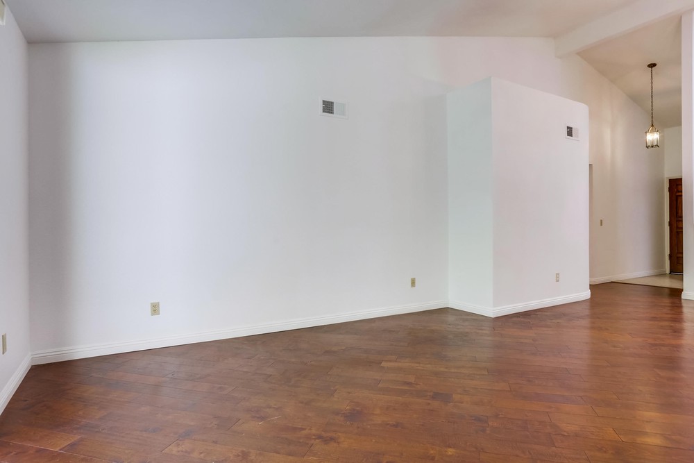 Virtual tour photo 13 of 38 for 17909 Avenida Alozdra