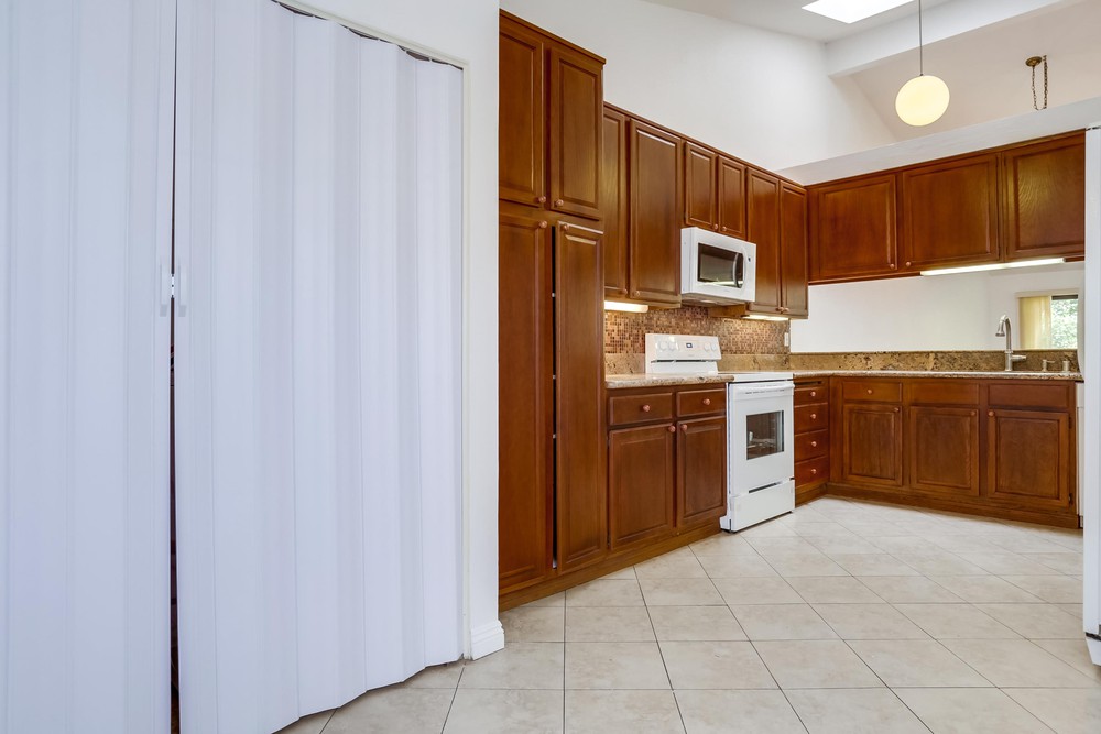 Virtual tour photo 21 of 38 for 17909 Avenida Alozdra