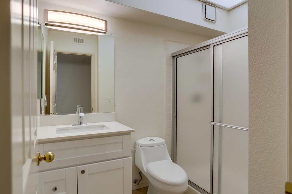 Virtual tour photo 33 of 38 for 17909 Avenida Alozdra