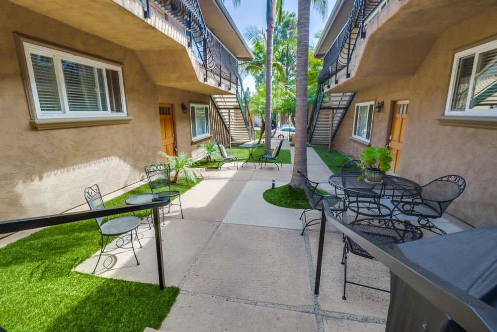 Virtual tour photo 5 of 21 for 1792-98 Missouri St APT 3