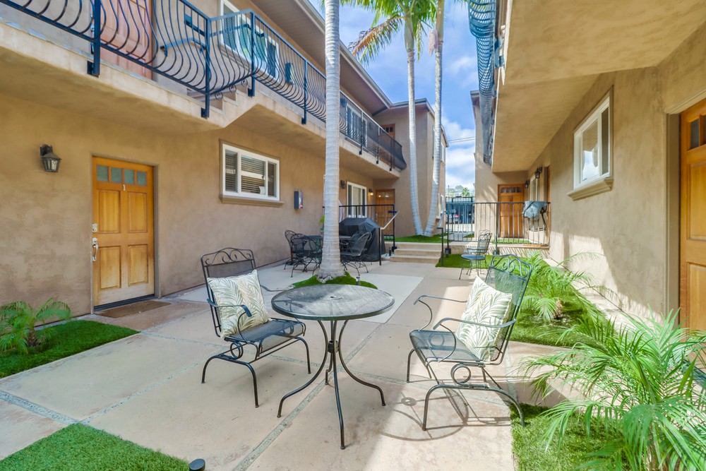 Virtual tour photo 6 of 21 for 1792-98 Missouri St APT 3