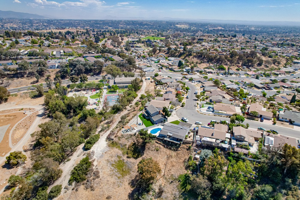 Virtual tour photo 27 of 42 for 1801 Alta View Dr