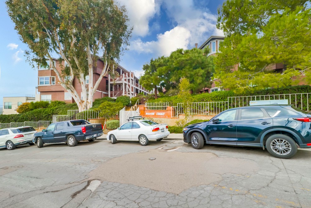 Virtual tour photo 3 of 51 for 1804 McKee St UNIT B10