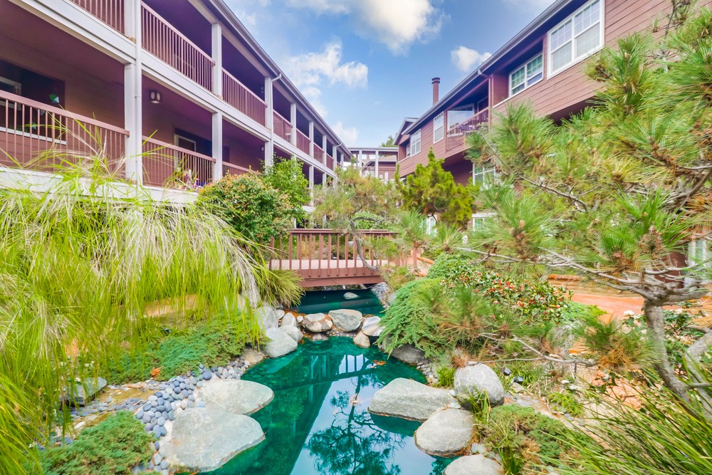 Virtual tour photo 8 of 51 for 1804 McKee St UNIT B10