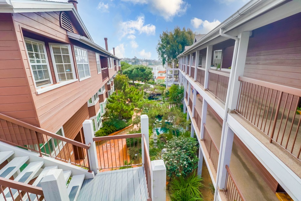 Virtual tour photo 9 of 51 for 1804 McKee St UNIT B10