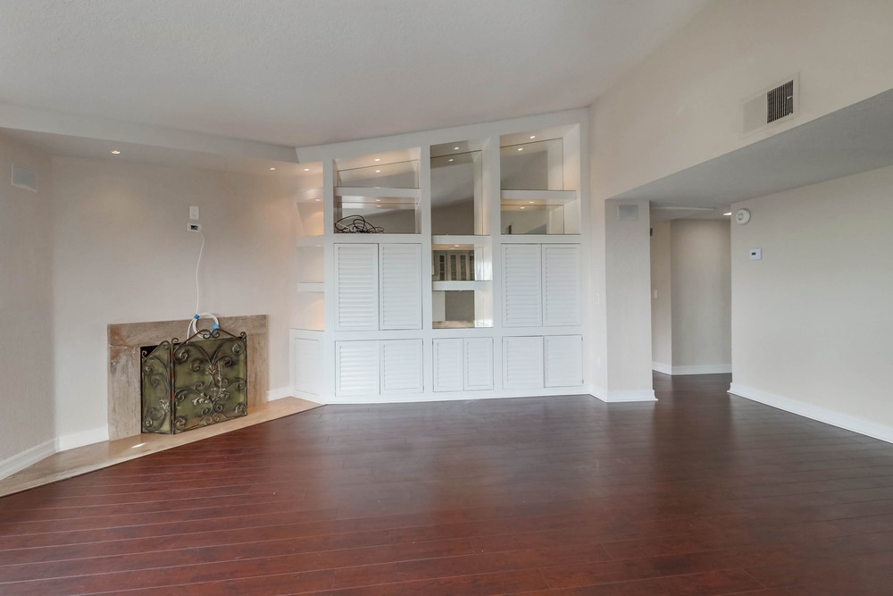 Virtual tour photo 22 of 51 for 1804 McKee St UNIT B10