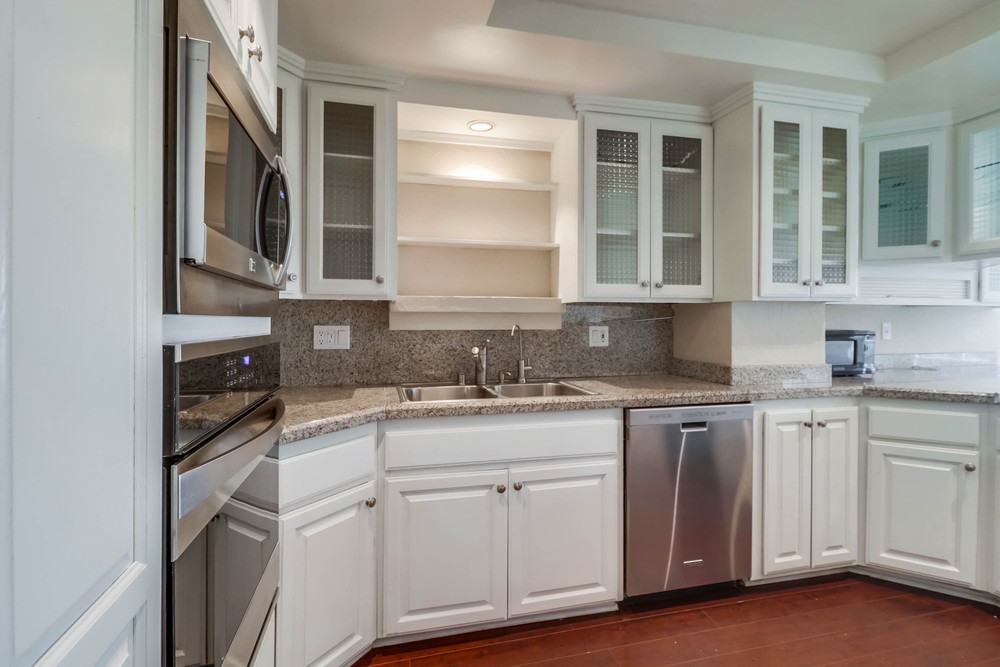 Virtual tour photo 23 of 51 for 1804 McKee St UNIT B10