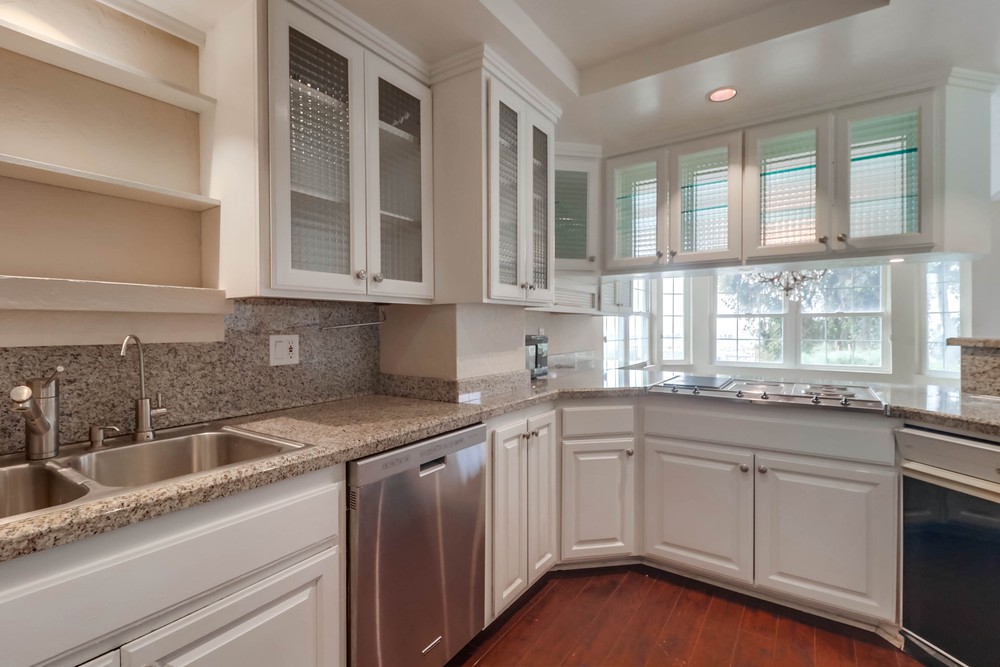 Virtual tour photo 25 of 51 for 1804 McKee St UNIT B10