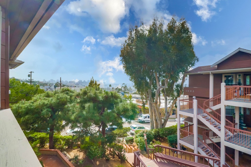 Virtual tour photo 41 of 51 for 1804 McKee St UNIT B10