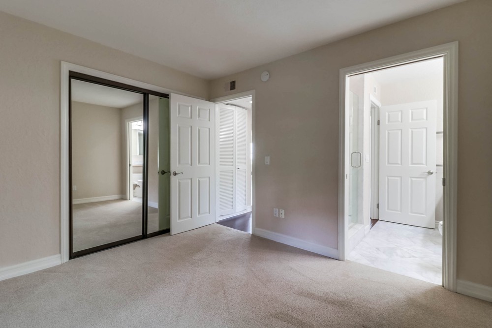 Virtual tour photo 48 of 51 for 1804 McKee St UNIT B10