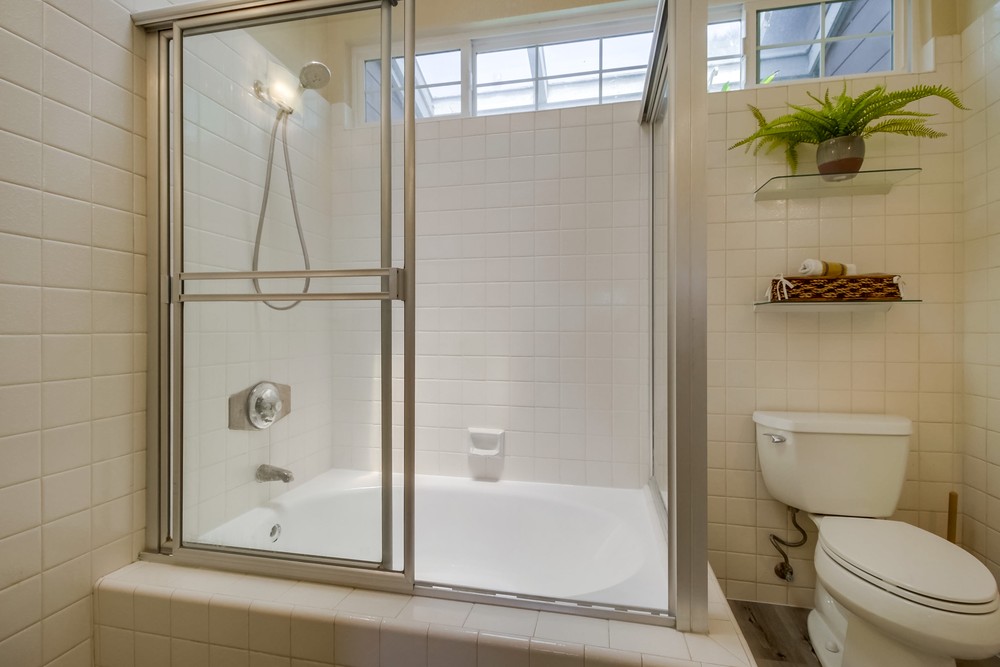 Virtual tour photo 33 of 50 for 1804 McKee St