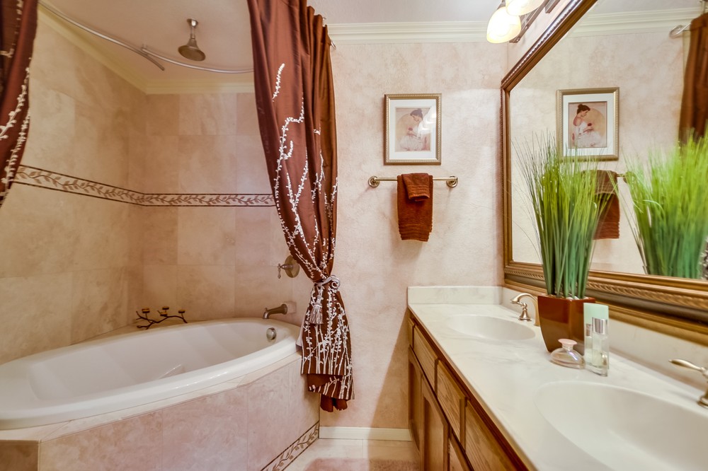 Virtual tour photo 23 of 35 for 1804 McKee Street