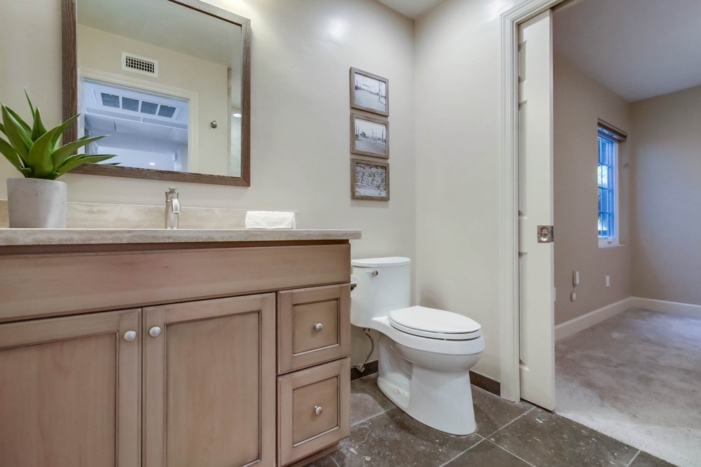 Virtual tour photo 28 of 38 for 1806 McKee St