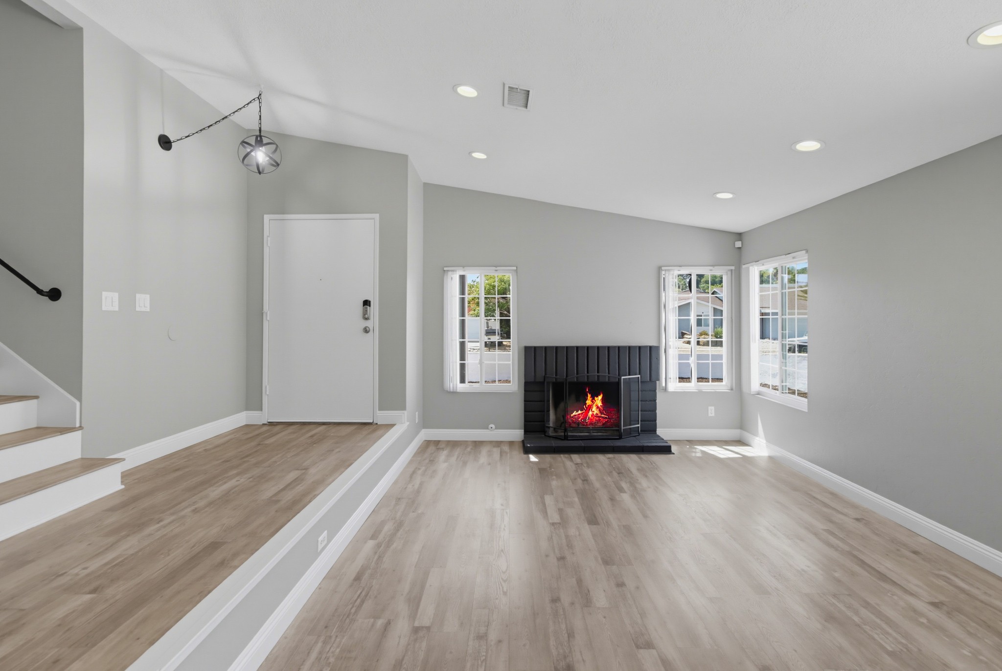 Virtual tour photo 10 of 52 for 1810 Manzanita Ct