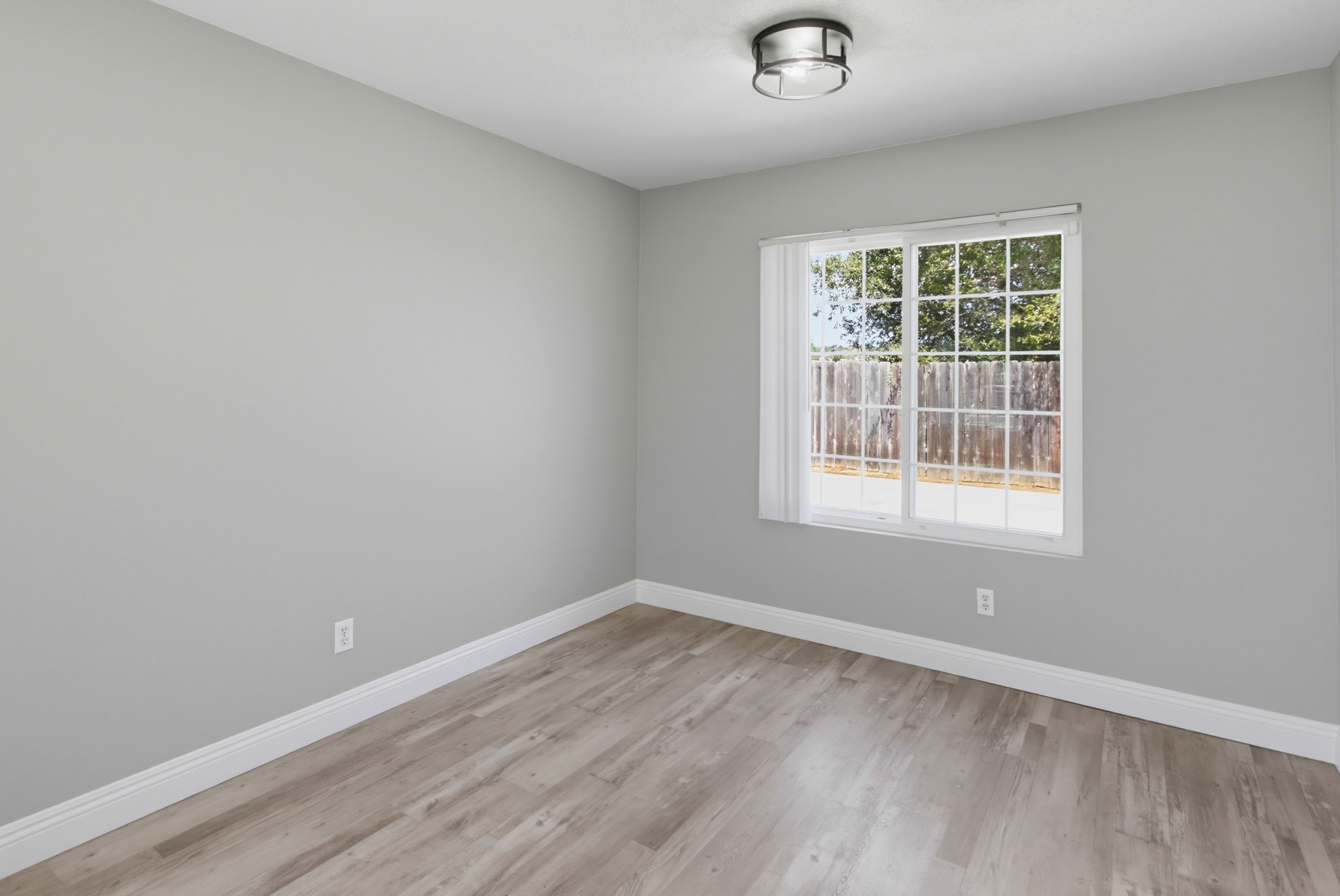 Virtual tour photo 12 of 52 for 1810 Manzanita Ct