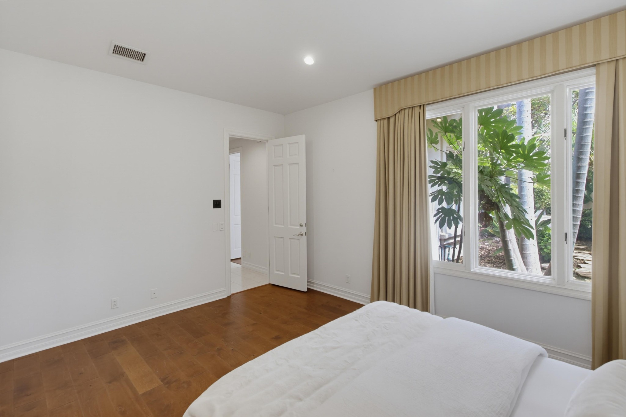 Virtual tour photo 43 of 134 for 18103 Via Ascenso