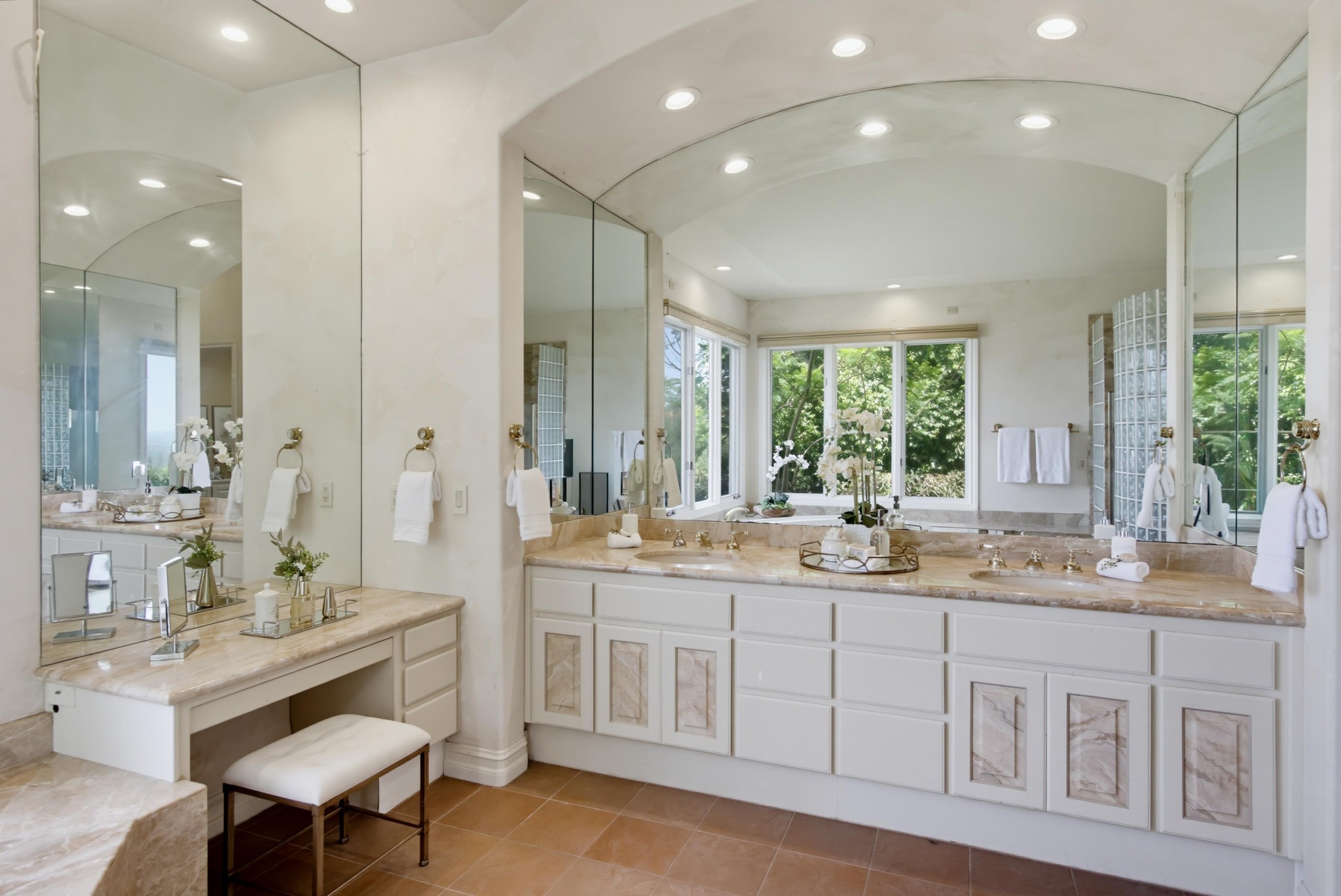 Virtual tour photo 63 of 134 for 18103 Via Ascenso