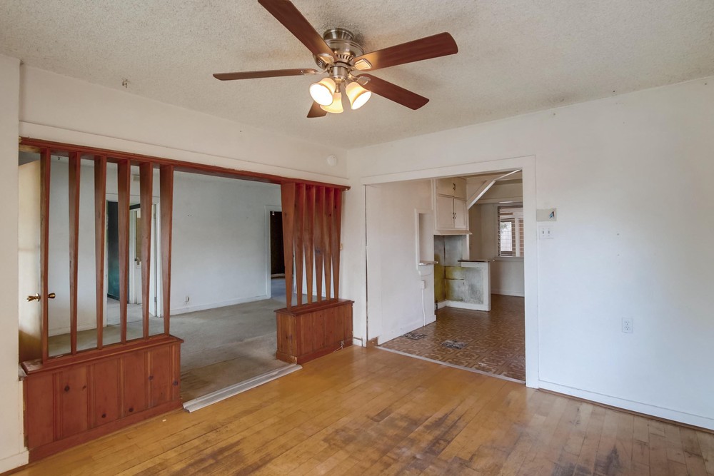 Virtual tour photo 10 of 42 for 1812 Bancroft St