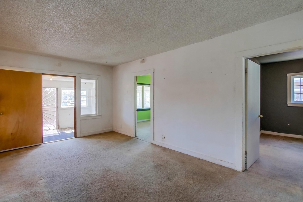 Virtual tour photo 14 of 42 for 1812 Bancroft St