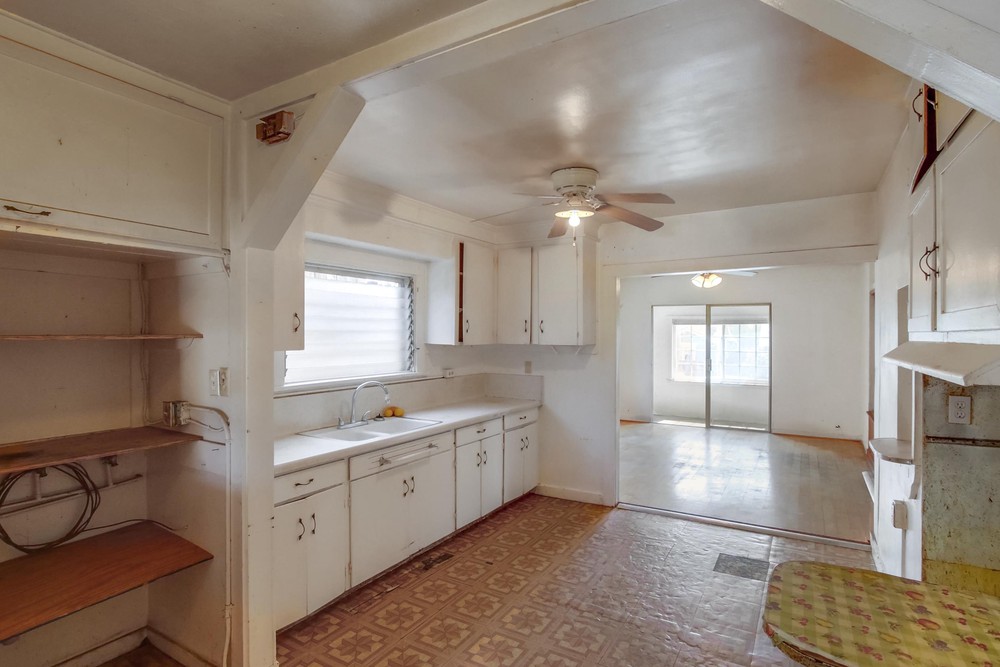 Virtual tour photo 18 of 42 for 1812 Bancroft St