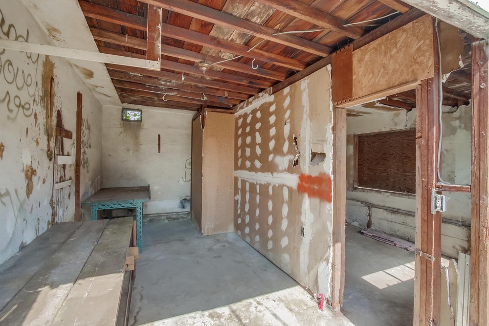 Virtual tour photo 37 of 42 for 1812 Bancroft St