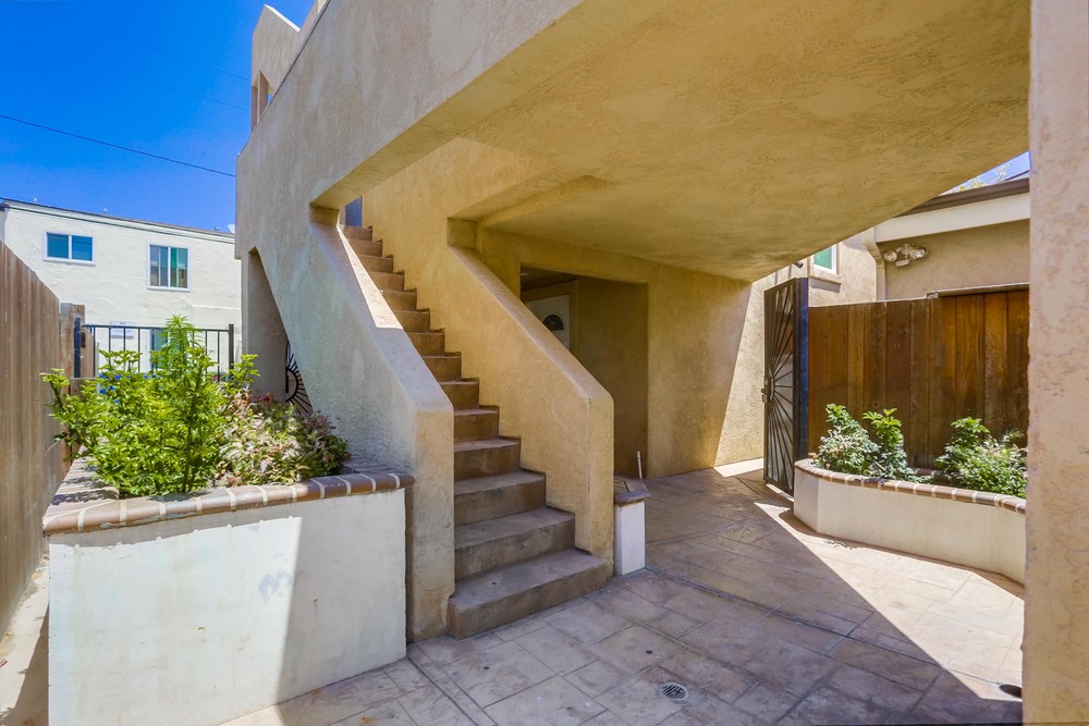 Virtual tour photo 7 of 45 for 1812 Diamond St