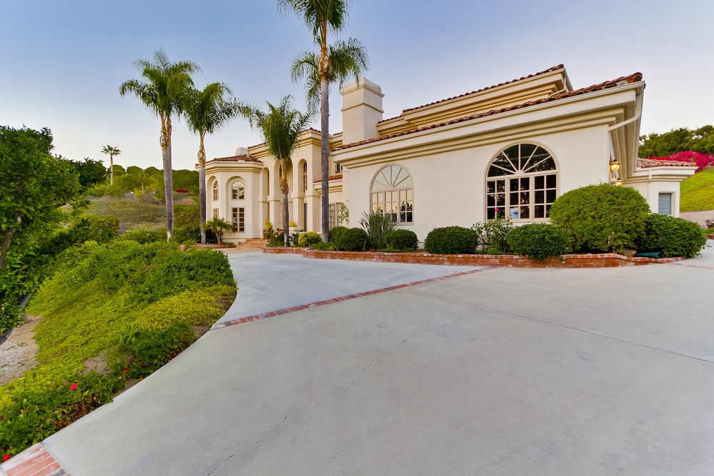 Virtual tour photo 3 of 63 for 18135 Querida Sol