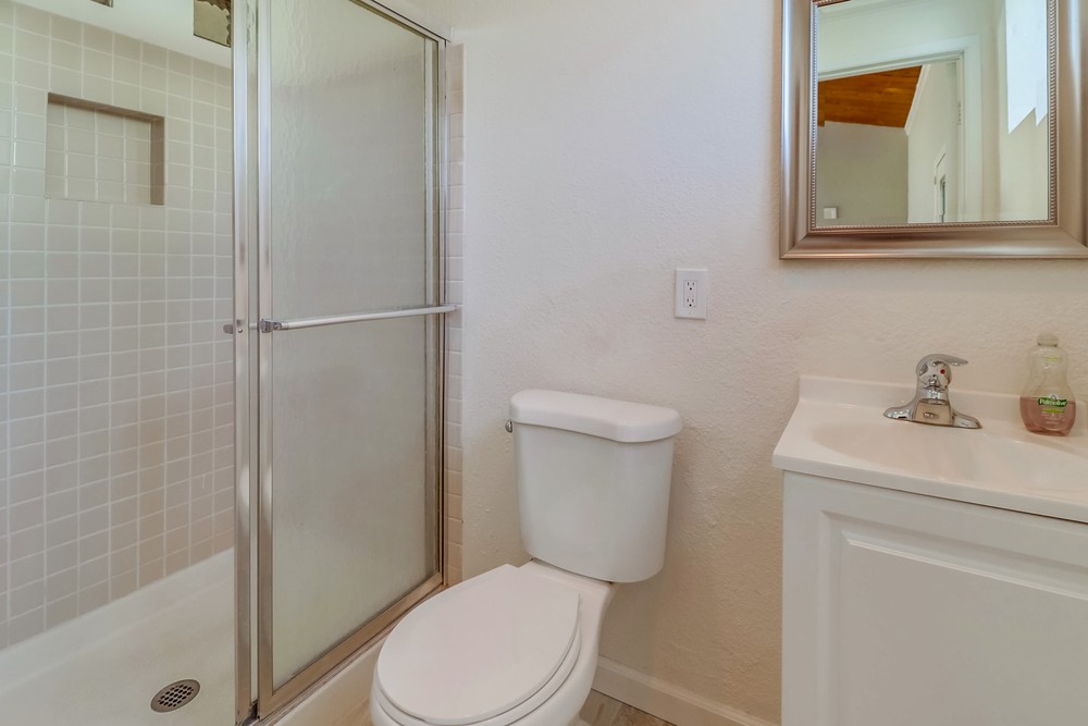 Virtual tour photo 32 of 40 for 1814 Oakshire Ct