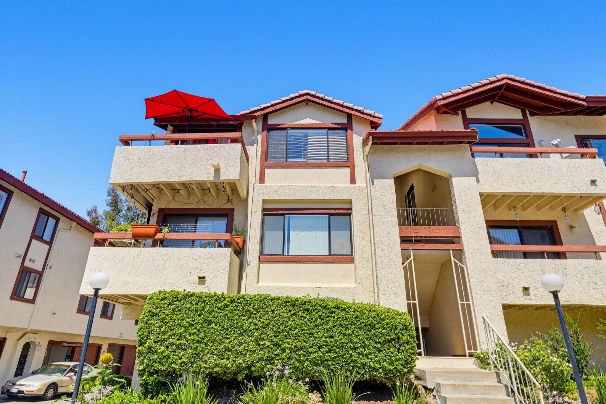 Virtual tour photo 3 of 54 for 18142 American Beauty Dr