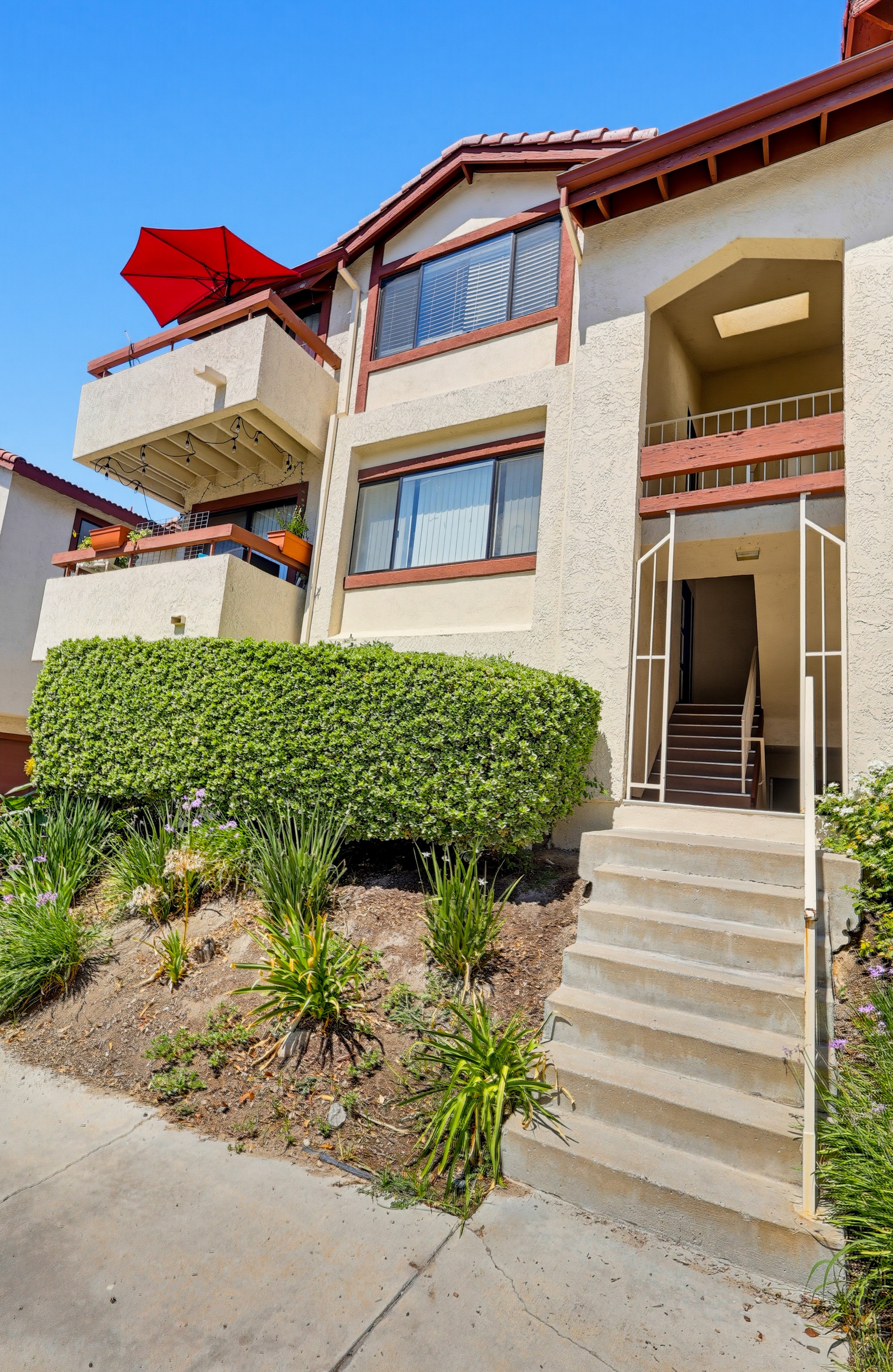Virtual tour photo 4 of 54 for 18142 American Beauty Dr
