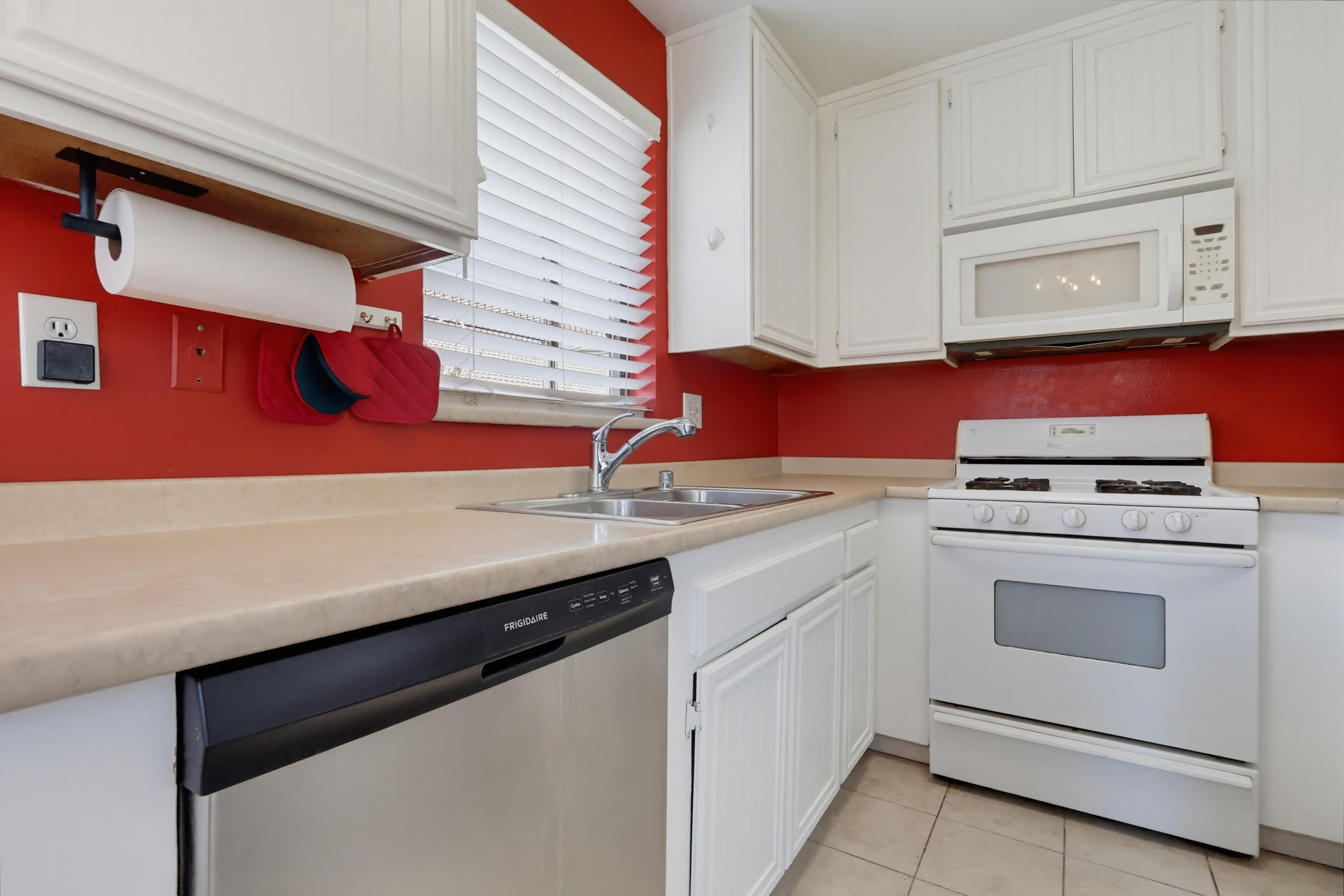Virtual tour photo 18 of 54 for 18142 American Beauty Dr