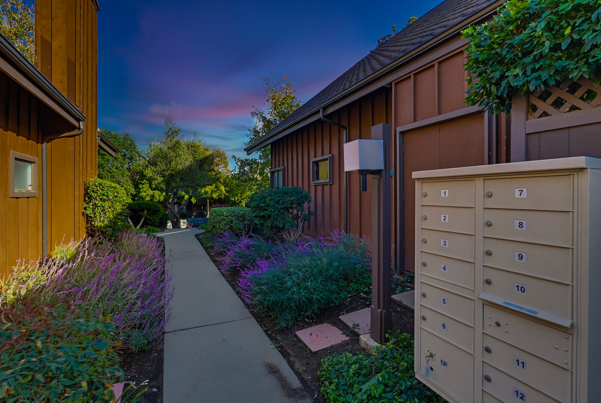 Virtual tour photo 9 of 94 for 1817 Mt Shasta Dr