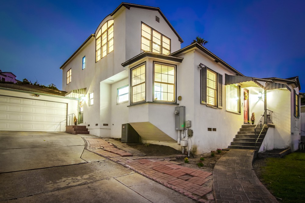 Virtual tour photo 4 of 79 for 1819 Catalina Blvd