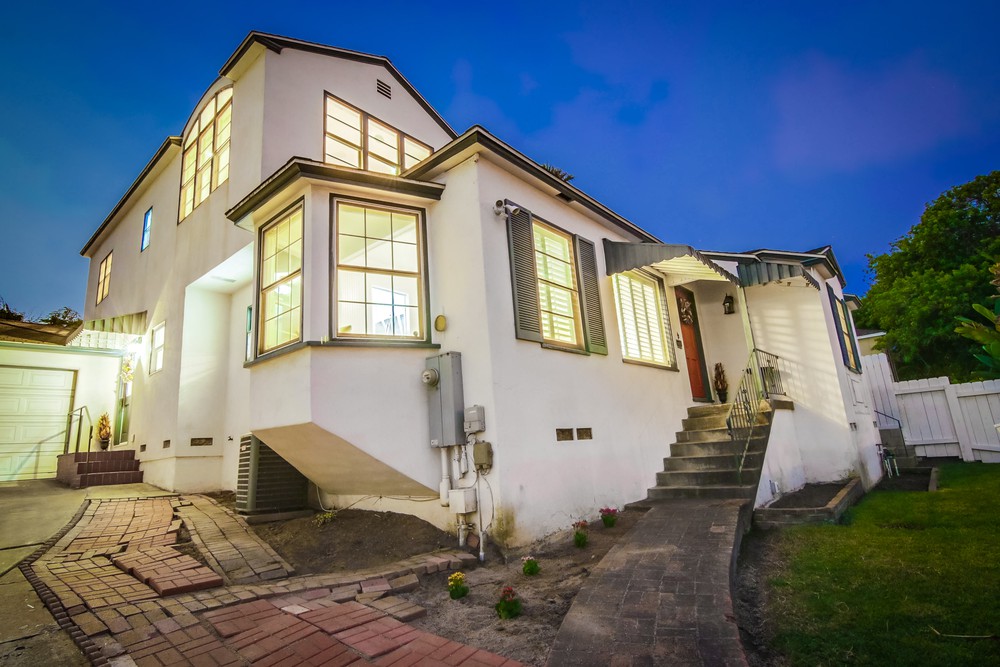 Virtual tour photo 5 of 79 for 1819 Catalina Blvd