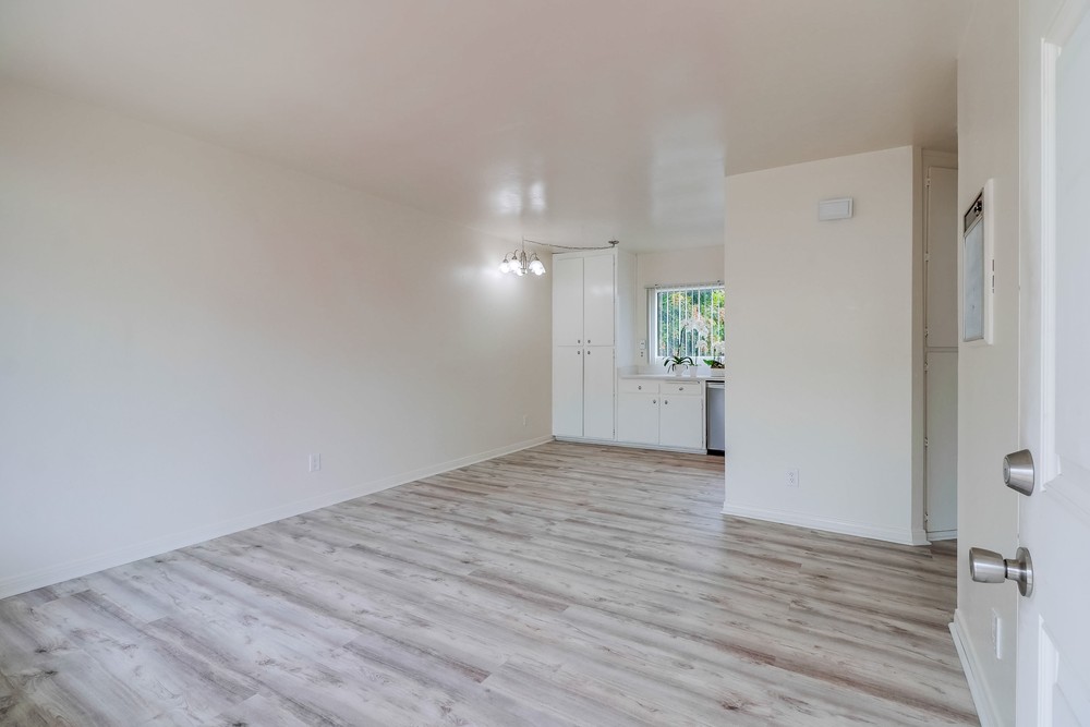 Virtual tour photo 7 of 27 for 1821 Grand Ave C