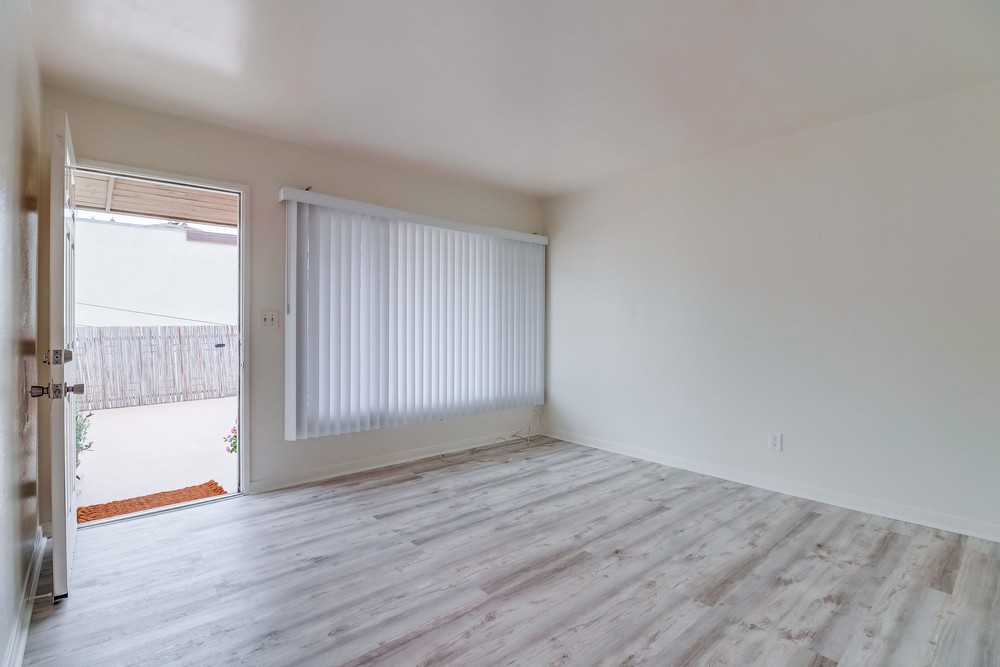 Virtual tour photo 11 of 27 for 1821 Grand Ave C